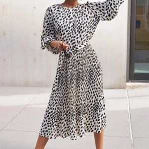 AYR Who's She Gathered Sleeve Dress w Tie Belt